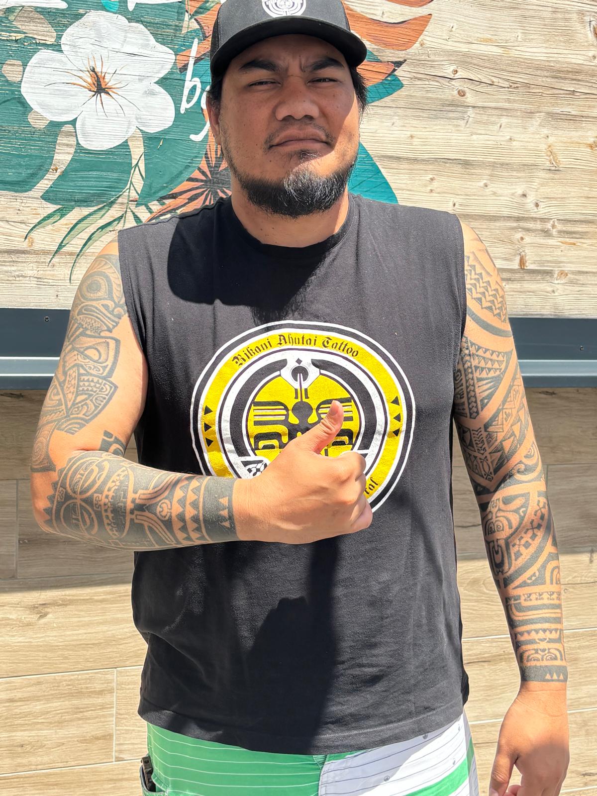 mika hikutini salon de tatouage polynésien marquisien et samoa à saint paul trois chateaux drome